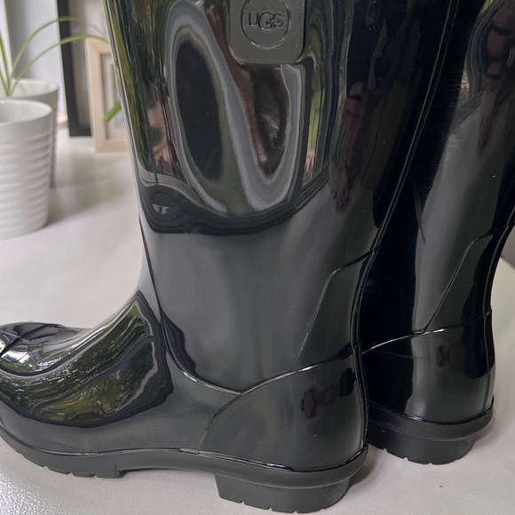 UGG Girls Sienna Black Mid Calf Rain Boot; Excellent condition - Picture 5 of 14